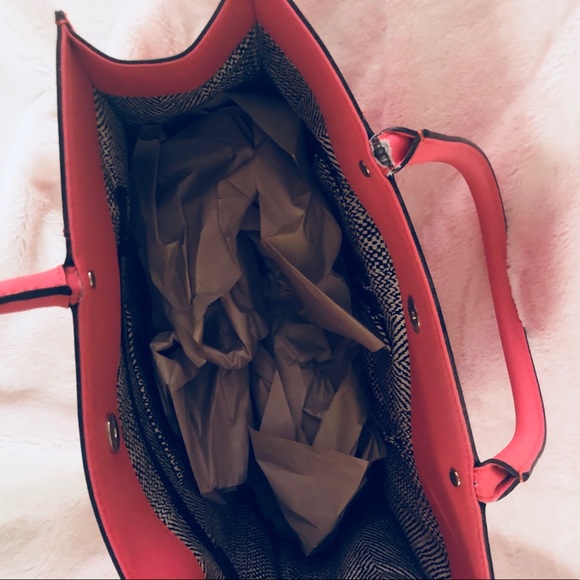 BRAND NEW Rebecca Minkoff Tote - Picture 4 of 4